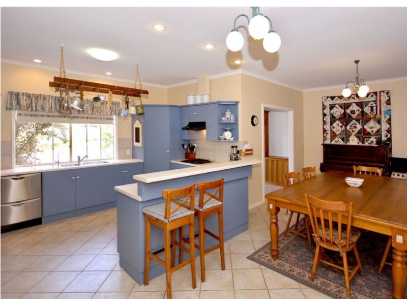 8 Gleneagles Road, Aberfoyle Park SA 5159