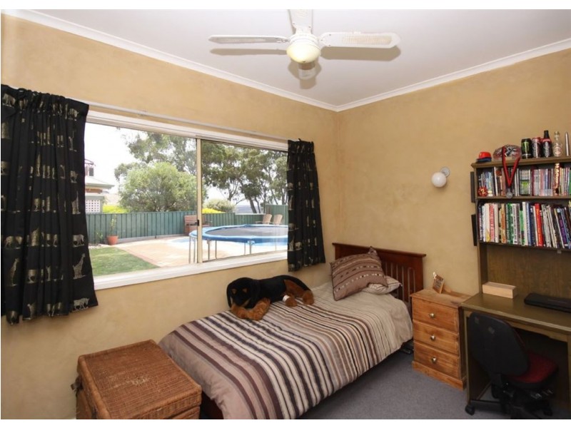 8 Gleneagles Road, Aberfoyle Park SA 5159