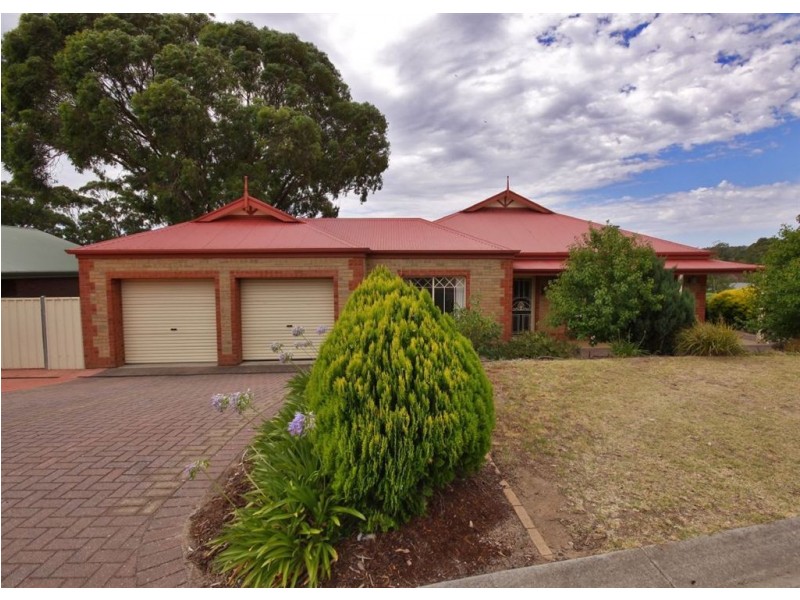 8 Gleneagles Road, Aberfoyle Park SA 5159