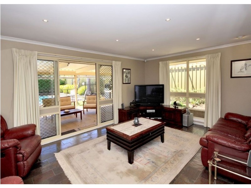 16 Balara Crescent, Flagstaff Hill SA 5159