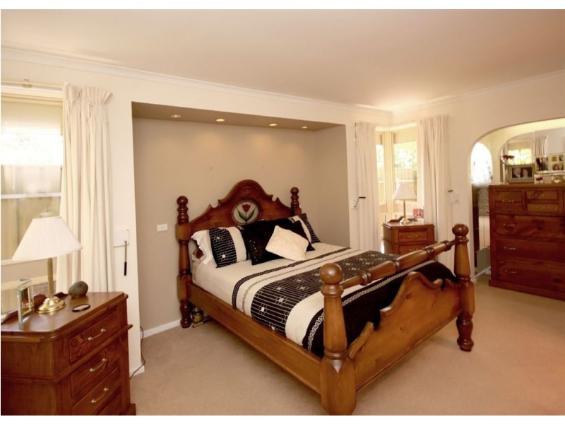 16 Balara Crescent, Flagstaff Hill SA 5159