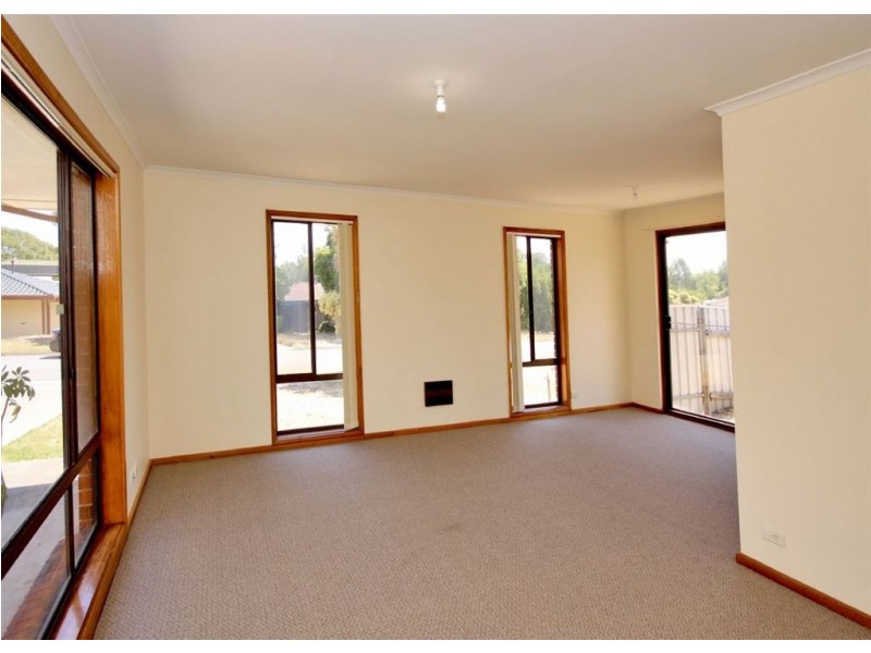 13 Allman Crescent, Aberfoyle Park SA 5159
