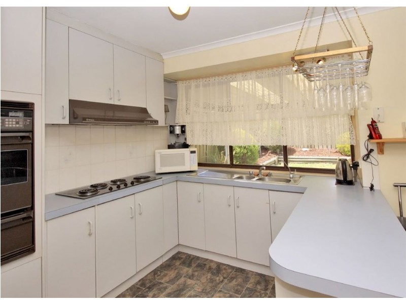 8 Linton Place, Aberfoyle Park SA 5159