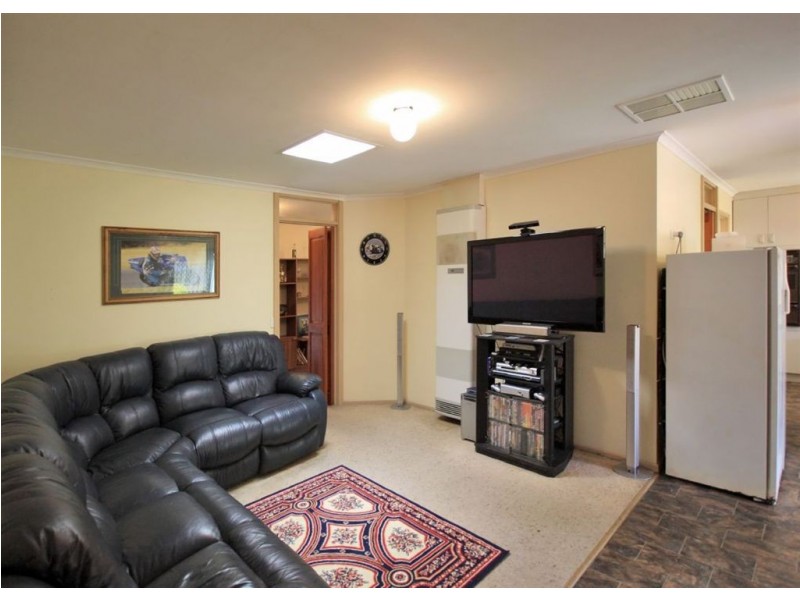 8 Linton Place, Aberfoyle Park SA 5159