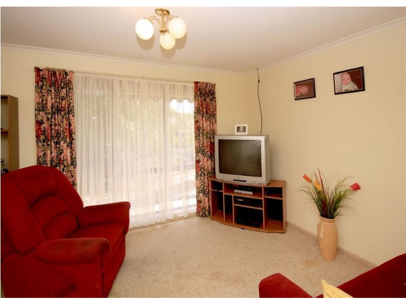 8 Linton Place, Aberfoyle Park SA 5159