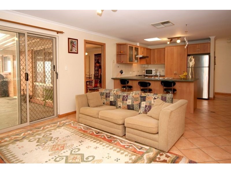 10 Woodland Grove, Aberfoyle Park SA 5159