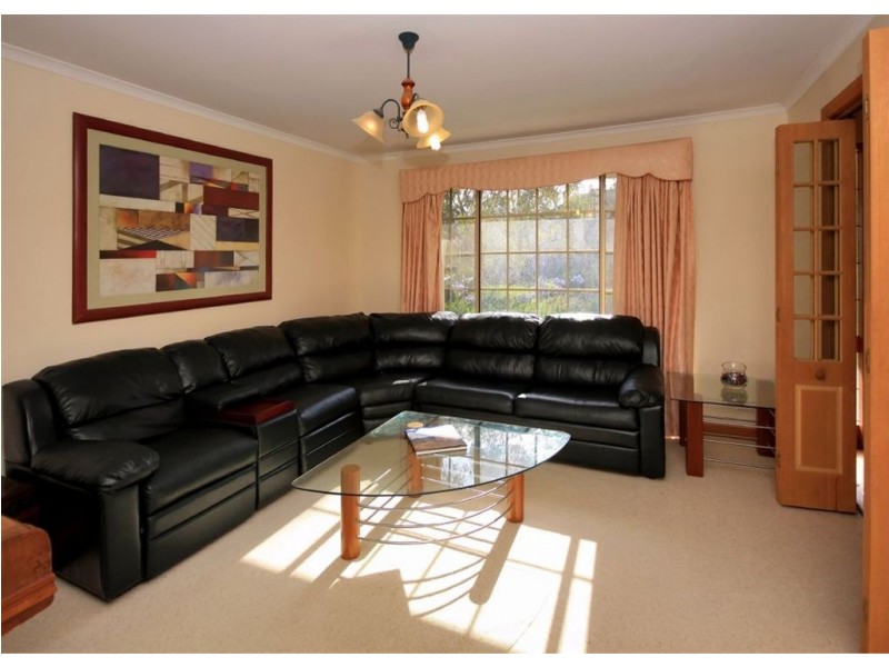 10 Woodland Grove, Aberfoyle Park SA 5159