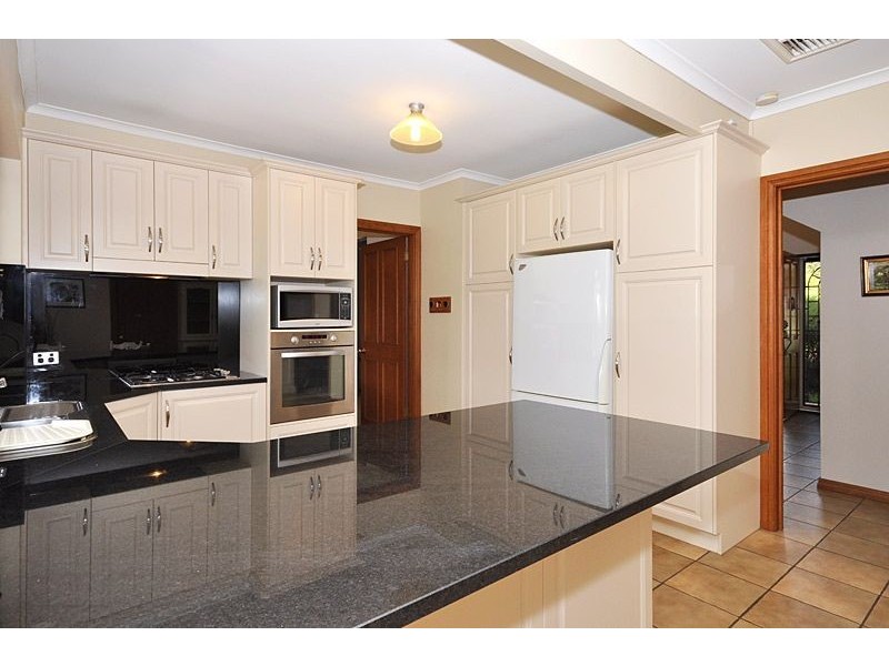 25 Cormorant Ave, Flagstaff Hill SA 5159