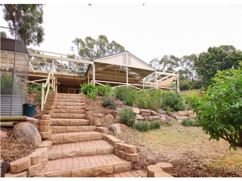 73 Oakridge Road, Aberfoyle Park SA 5159