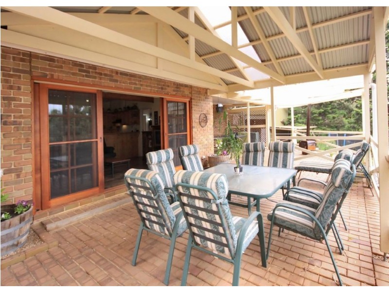 73 Oakridge Road, Aberfoyle Park SA 5159