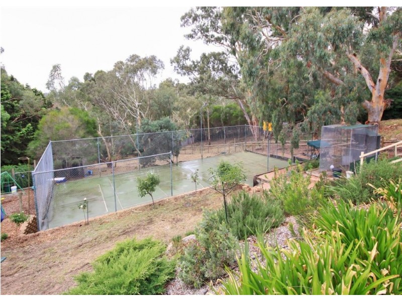 73 Oakridge Road, Aberfoyle Park SA 5159