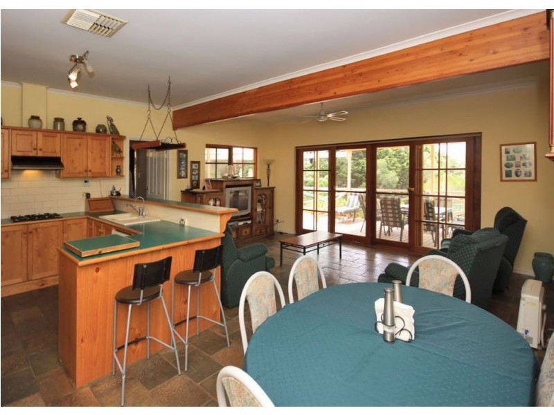 73 Oakridge Road, Aberfoyle Park SA 5159