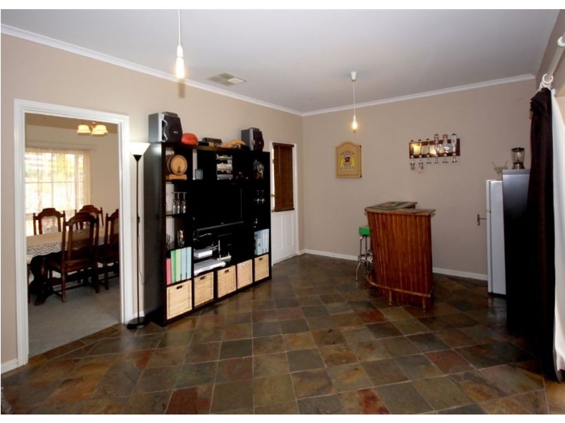 73 Oakridge Road, Aberfoyle Park SA 5159