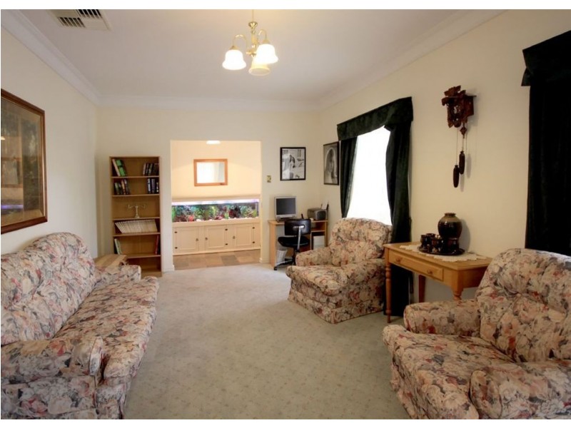 73 Oakridge Road, Aberfoyle Park SA 5159