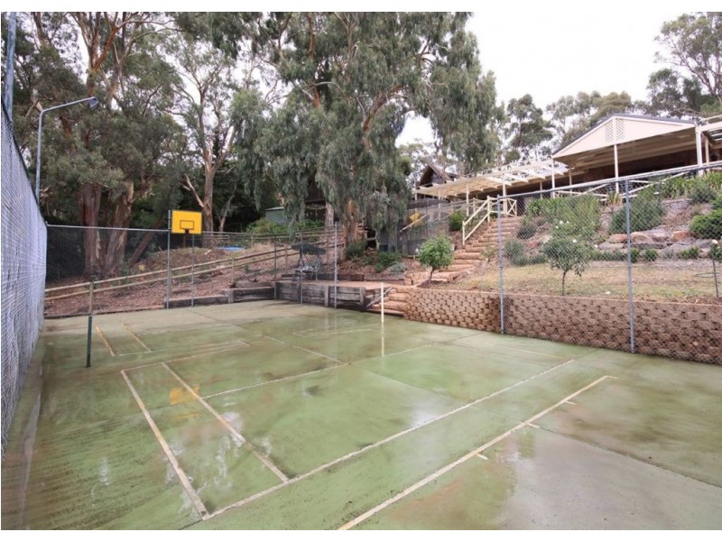 73 Oakridge Road, Aberfoyle Park SA 5159