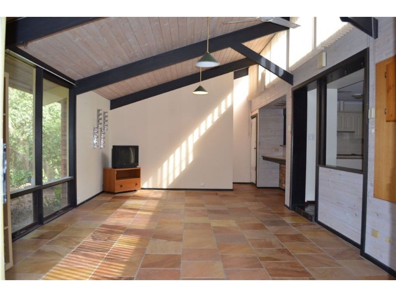 60 Oakridge Road, Aberfoyle Park SA 5159