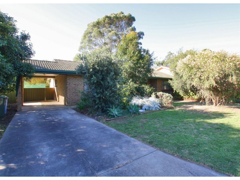 30 Iona Road, Aberfoyle Park SA 5159