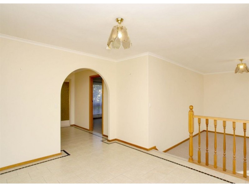 30 Iona Road, Aberfoyle Park SA 5159