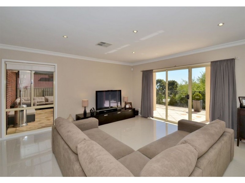 3 Tree Top Rise, Chandlers Hill SA 5159