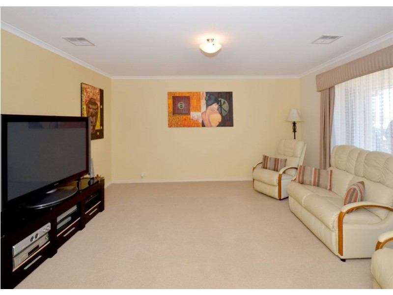 1 Woodford Crt, Sheidow Park SA 5158