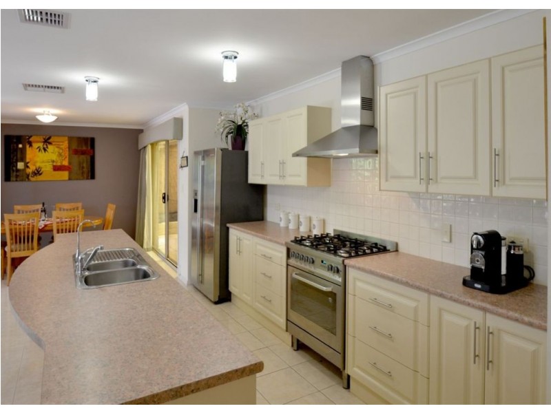 1 Woodford Crt, Sheidow Park SA 5158