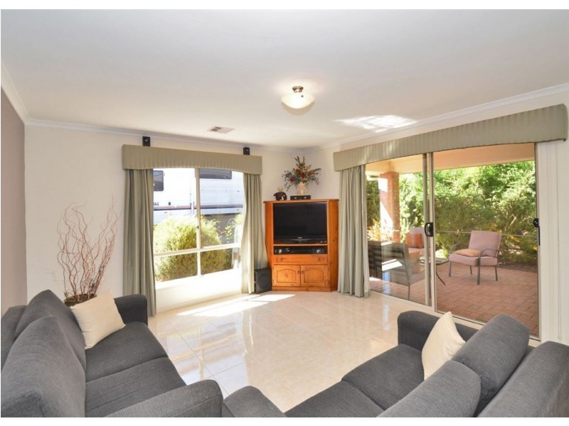 1 Woodford Crt, Sheidow Park SA 5158