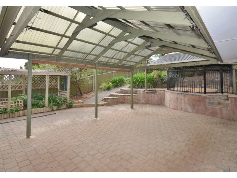 35 Hui Hui Drive, Happy Valley SA 5159