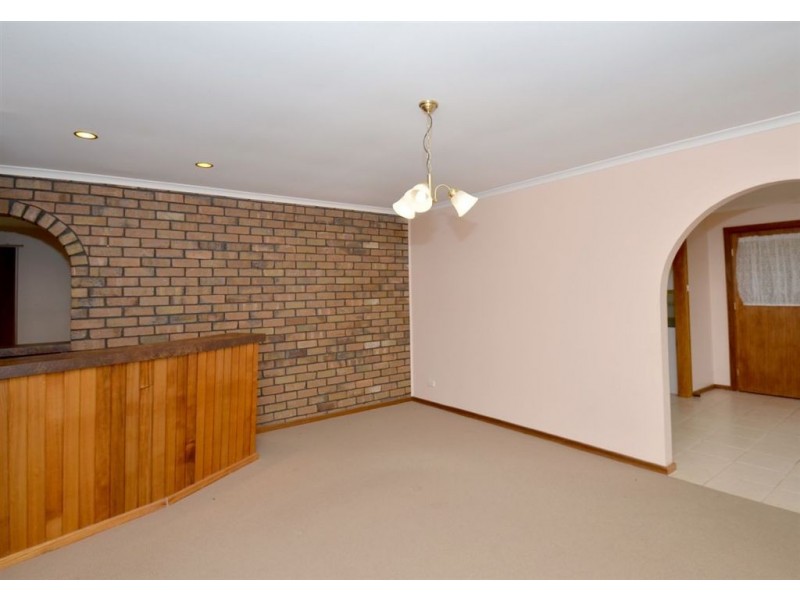 35 Hui Hui Drive, Happy Valley SA 5159