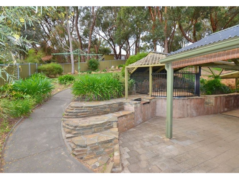 35 Hui Hui Drive, Happy Valley SA 5159