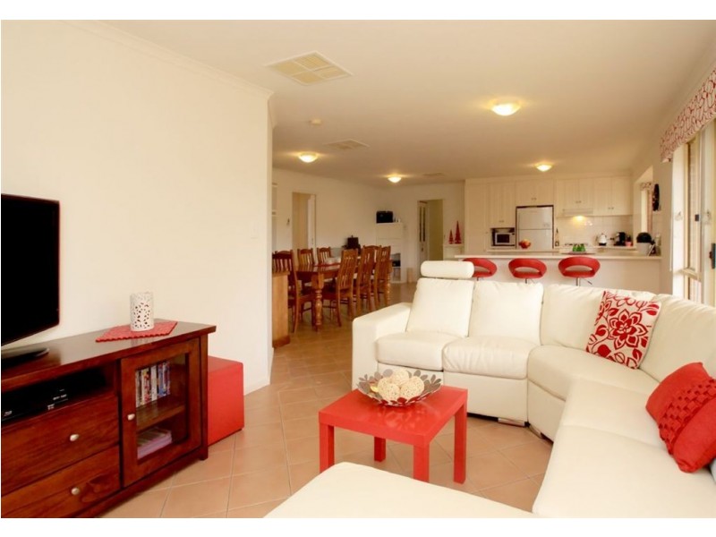 48 Riddoch Crescent, Woodcroft SA 5162