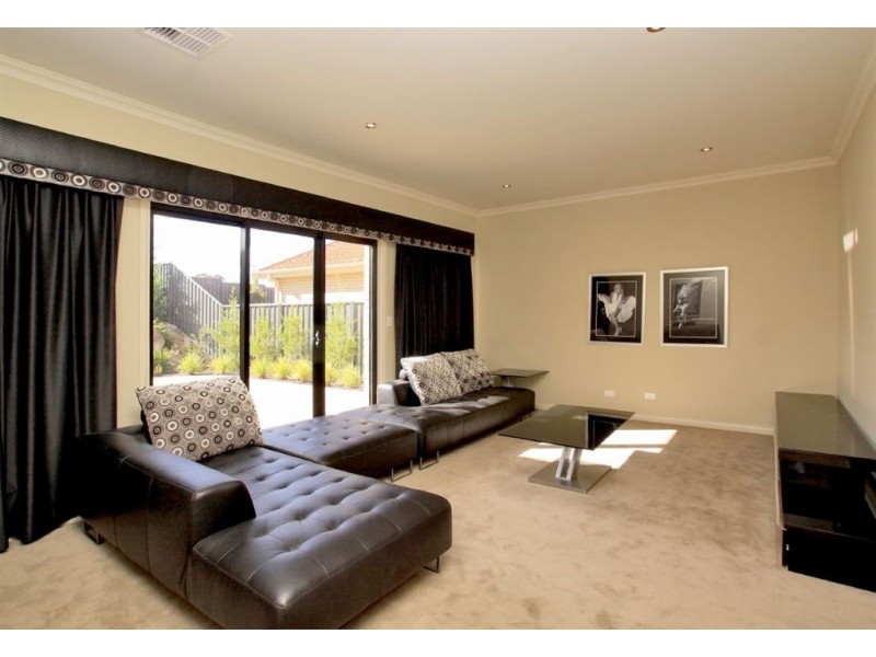 91 Highfield Drive, Craigburn Farm SA 5051