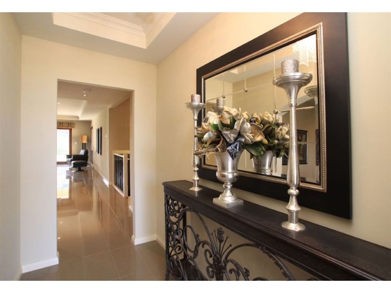 91 Highfield Drive, Craigburn Farm SA 5051