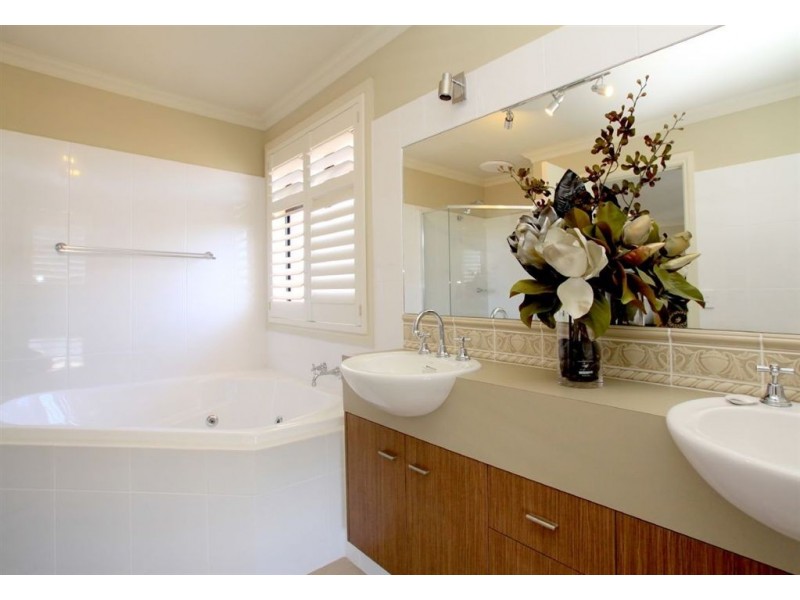 91 Highfield Drive, Craigburn Farm SA 5051