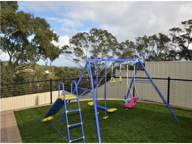 16 Grandview Court, Aberfoyle Park SA 5159