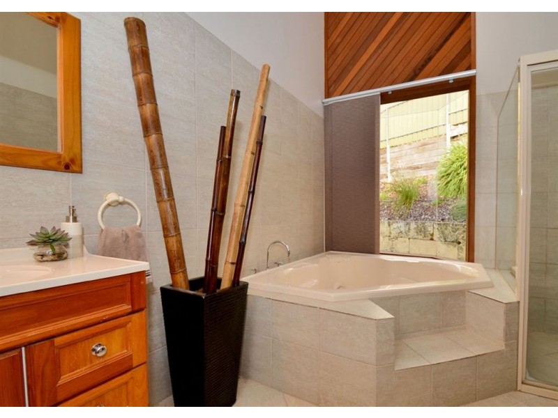 11 Rudge Close, Happy Valley SA 5159