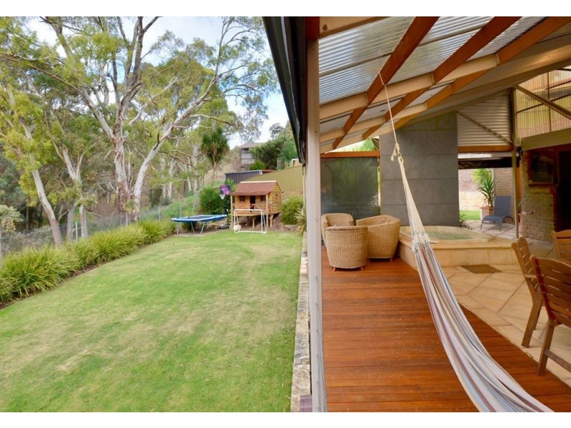 11 Rudge Close, Happy Valley SA 5159