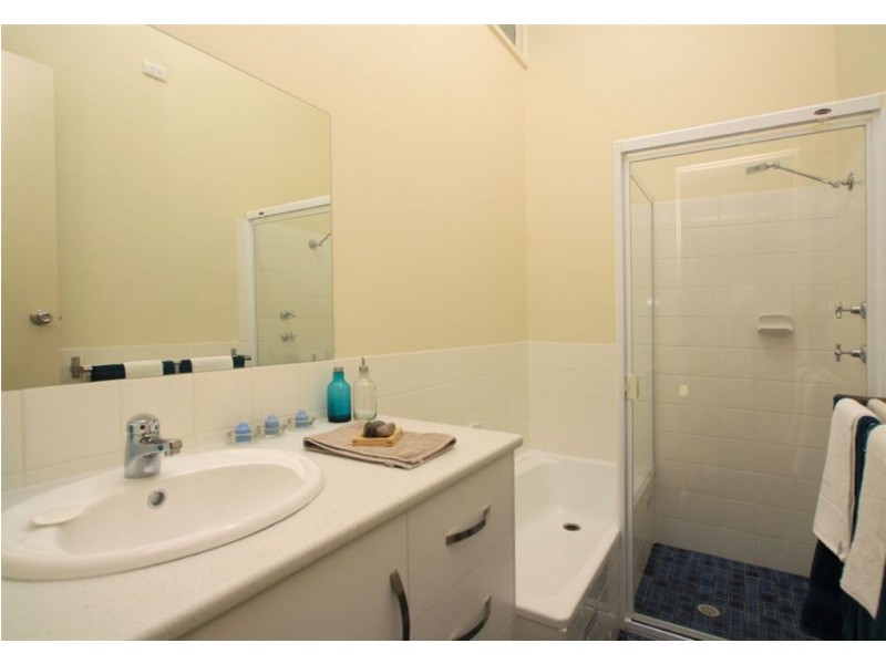 1 Lang Court, Happy Valley SA 5159