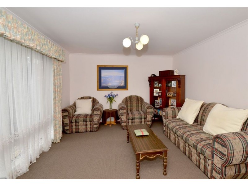 5 Jeanette Crescent, Aberfoyle Park SA 5159