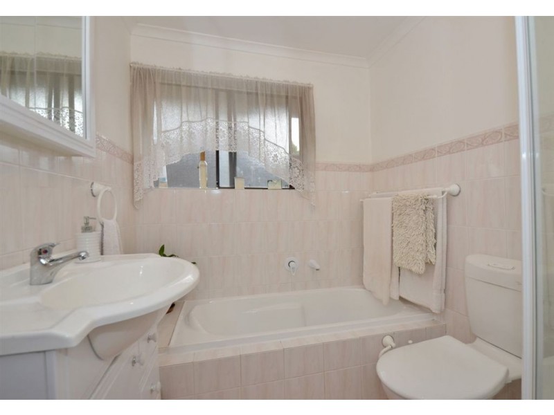 5 Jeanette Crescent, Aberfoyle Park SA 5159