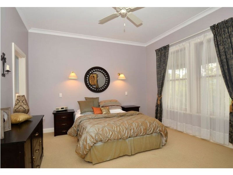 48 The Oaks Parade, Aberfoyle Park SA 5159