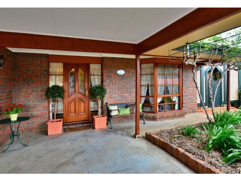 11 St Vincent Close, Aberfoyle Park SA 5159