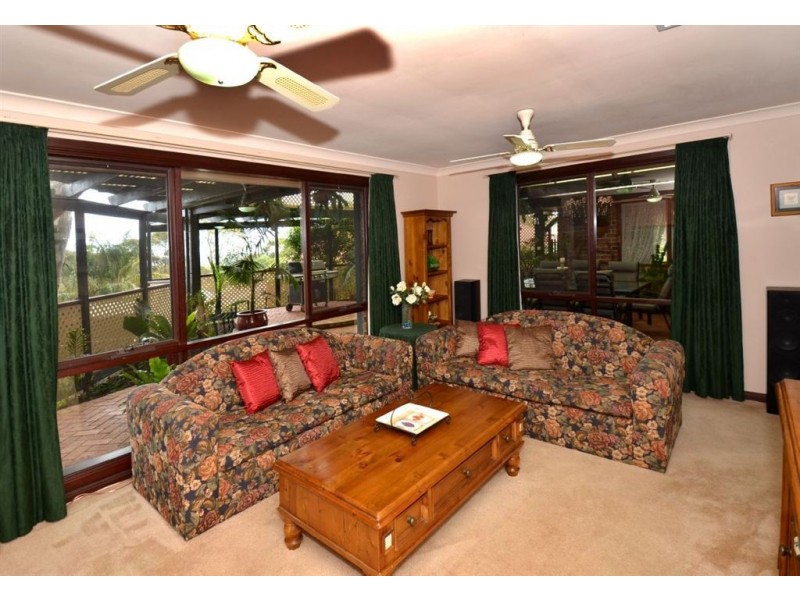 11 St Vincent Close, Aberfoyle Park SA 5159