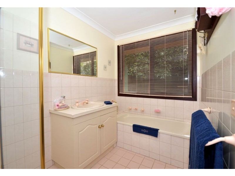 11 St Vincent Close, Aberfoyle Park SA 5159