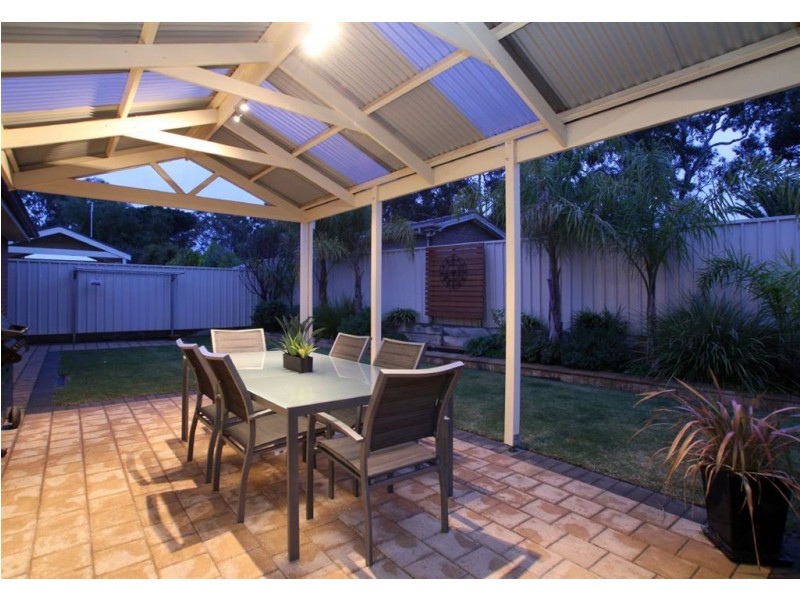 13 Alanah Close, Happy Valley SA 5159