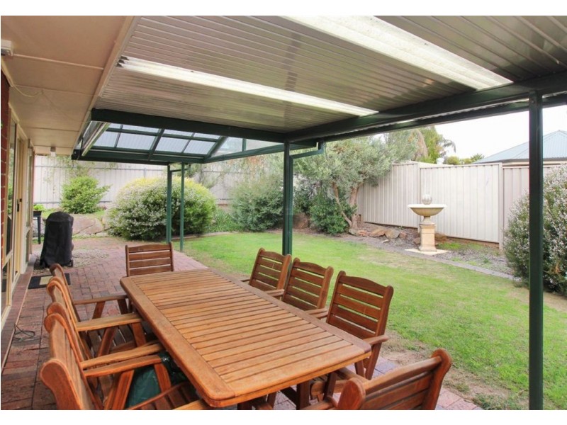 17 Ironbark Avenue, Flagstaff Hill SA 5159