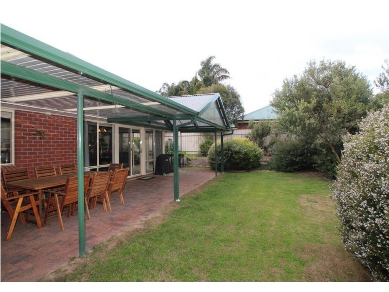 17 Ironbark Avenue, Flagstaff Hill SA 5159