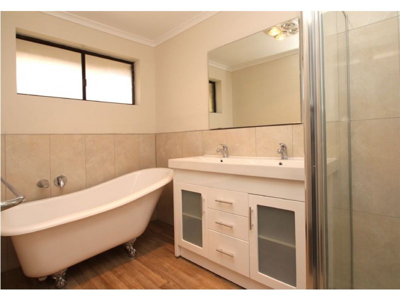 3 Grevillea Road, Aberfoyle Park SA 5159