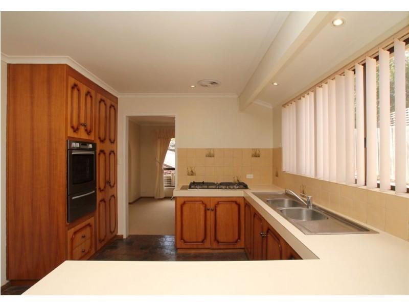 3 Grevillea Road, Aberfoyle Park SA 5159