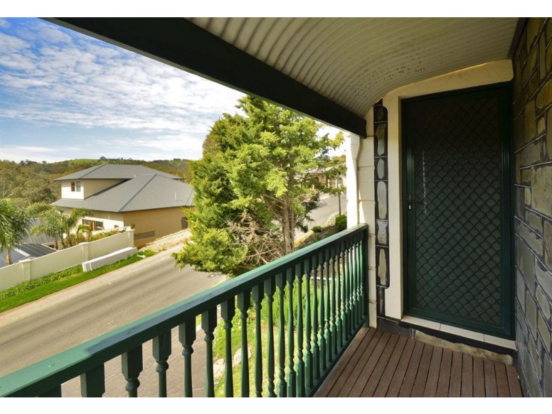 10 Sandalwood Crescent, Flagstaff Hill SA 5159