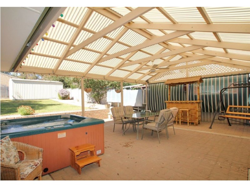 40 Lynlee Crescent, Huntfield Heights SA 5163